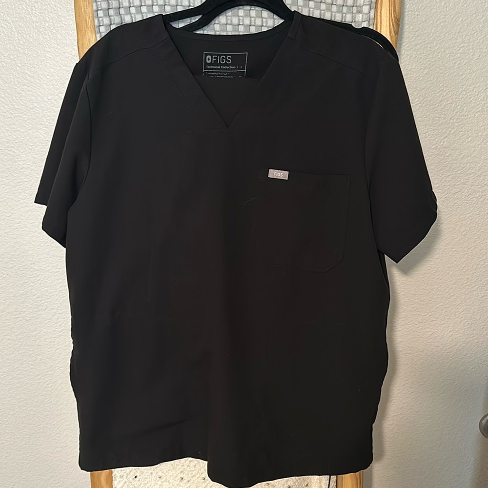 Figs scrub top